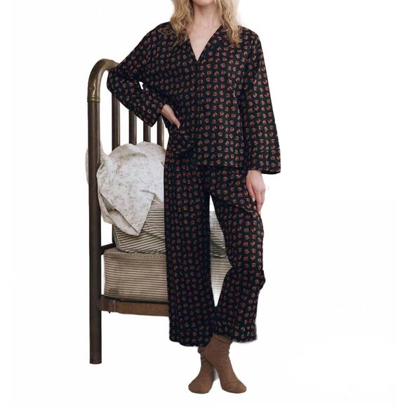 NEW THE GREAT. long sleeve pajama shirt in navy horse medallion print - Picture 4 of 7